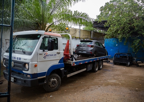 Fiscalização do Detran atua na regularização de empresas de desmonte de veículos em Manaus