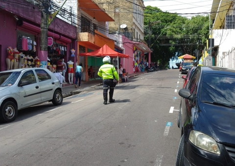 Estacionamento irregular é fiscalizado no Centro