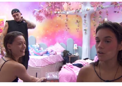 Beatriz alerta Giovanna sobre Bin Laden: 'Abre o olho'