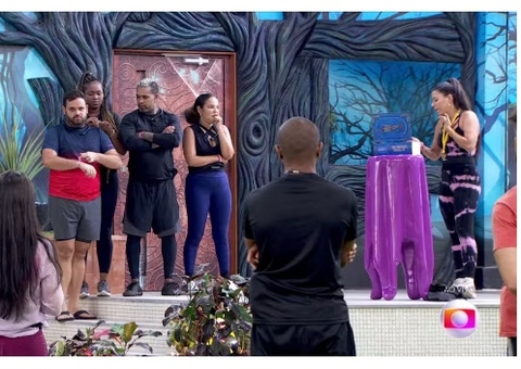 Líder Fernanda surpreende ao escolher brothers para o VIP