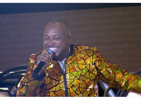 Festa do BBB começa com entrada triunfal de Thiaguinho