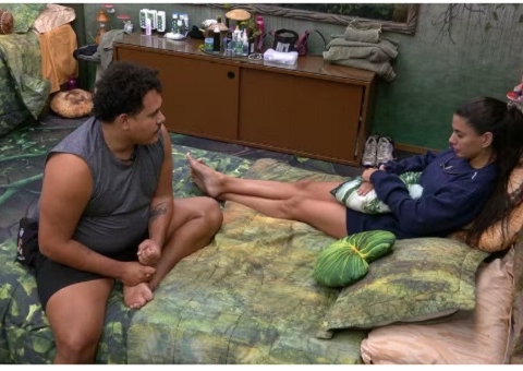 Lucas conta para Fernanda que pretende colocar ela na 'Mira do Líder'