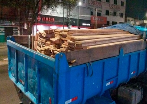 Madeira ilegal avaliada em R$ 5 mil é apreendida no Puraquequara