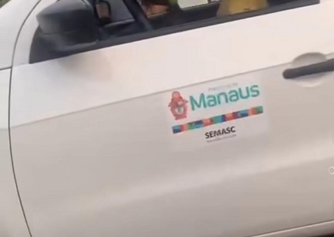 Servidor é demitido após usar carro da Semasc para deixar foliões em banda de carnaval em Manaus