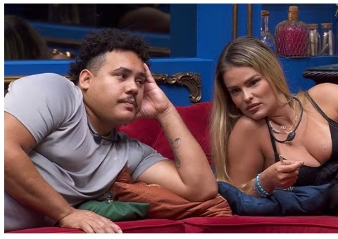 Lucas brinca sobre cantoria de sister: 'Estraga qualquer música'