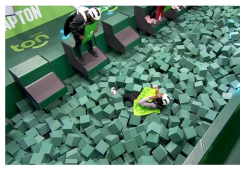 Em menos de 1h, Leidy e Rodriguinho são os terceiros a deixar a prova 