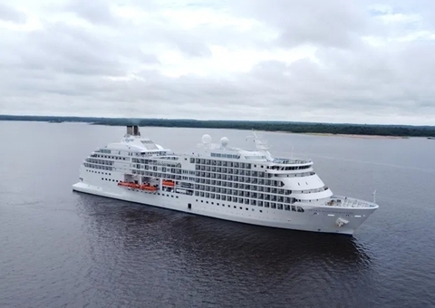 Navio com 1,3 mil turistas desembarca na próxima semana em Manaus