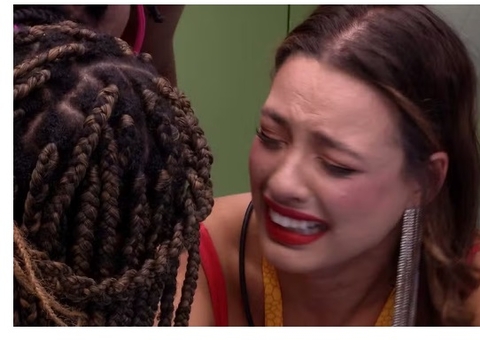 Beatriz vai às lágrimas após ser consagrada como líder