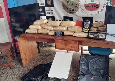 Seis pessoas são presas com 22 kg de drogas escondidos em flutuante em Japurá