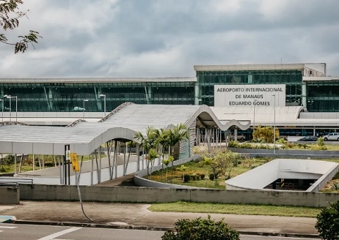 No Dia da Mulher, manicure é presa com 2,8 kg de drogas no aeroporto de Manaus