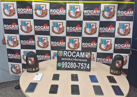 Criminosos abandonam 11 celulares roubados durante perseguição policial no Alvorada