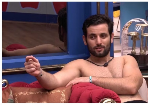 Beatriz questiona Matteus: 'Tem um clima entre você e Isabelle?'