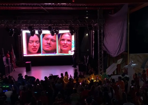 Na Ponta Negra, torcidas dos Bois Garantido e Caprichoso comemoram permanência de Isabelle no BBB