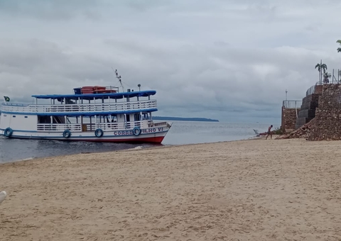 Capitania dos Portos é acionada após barco atracar na praia da Ponta Negra