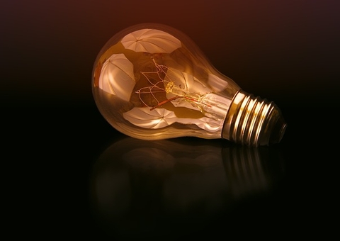 Moradores sofrem com constantes quedas de energia no Novo Aleixo