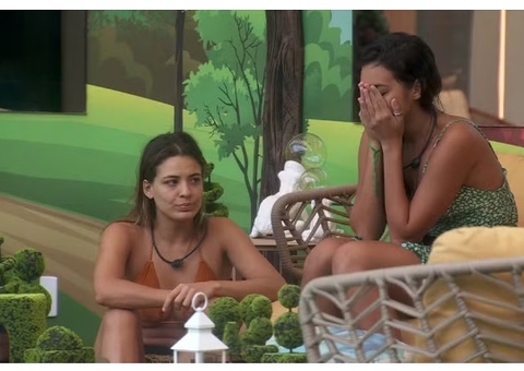 Beatriz leva esporro da produção após derrubar Sabrina Sato; vídeo