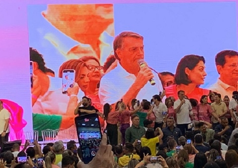 'Sem previsão de alta', diz Bolsonaro após ser internado em hospital de Manaus