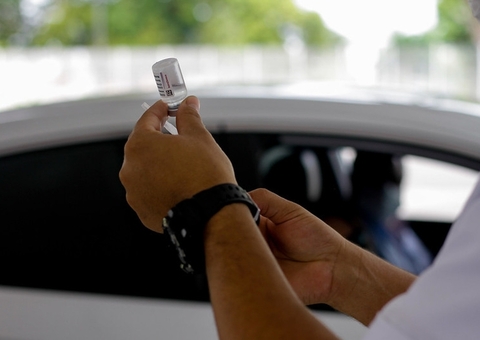 Vacinação de rodoviários e caminhoneiros começa neste sábado em Manaus