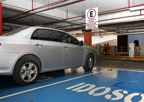 Projeto de Lei quer garantir meia tarifa para idosos em estacionamentos no Amazonas