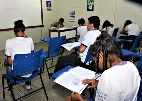 Governo Lula cede e fecha acordo com deputados para aprovar novo ensino médio
