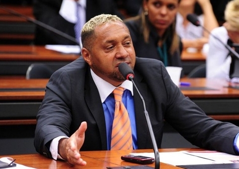 Tiririca desiste de reeleição após perder número nas urnas para Eduardo Bolsonaro