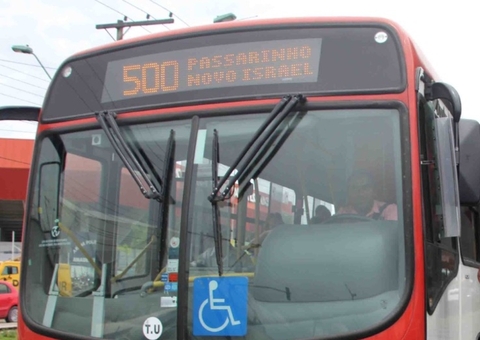 Criminosos atiram e agridem passageiros durante assalto a ônibus em Manaus