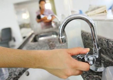 Moradores seguem sem água em vários bairros de Manaus