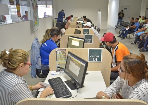 Churrasqueiro e mais: Confira as 156 vagas de emprego do Sine Manaus para esta terça