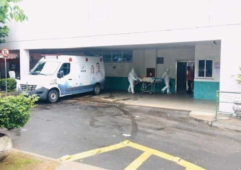 Brasil registra 43 mil novos casos de covid-19 e 990 mortes em 24h