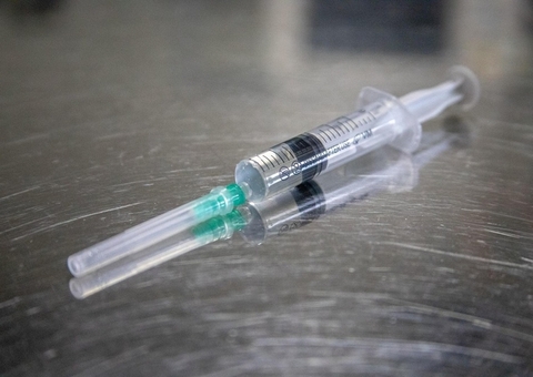 Governadores querem rapidez para liberar produção da Sputnik V no país