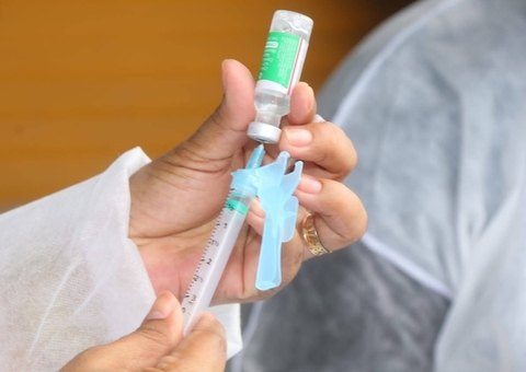 Prefeitura de Tefé sabia da disponibilidade de vacinas, diz deputado