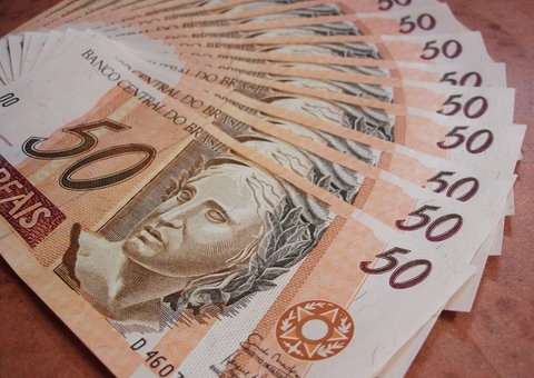 Homem é preso com R$ 5 mil em notas falsas ao tentar comprar celular em Manaus