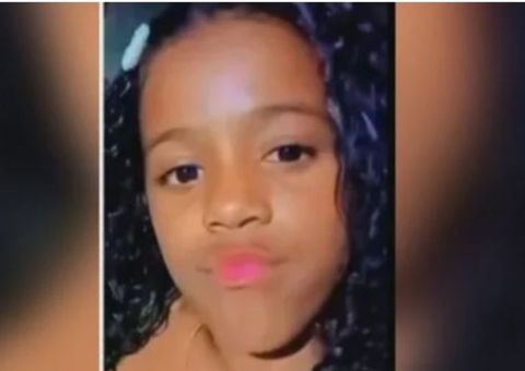 Menina que sofreu acidente com carro alegórico é enterrada