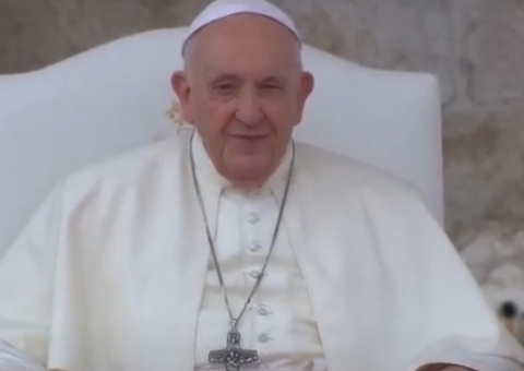 Papa Francisco tem melhora na respiração e mobilidade após alta hospitalar