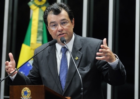 Eduardo Braga tenta impedir divulgação de pesquisa e juiz nega