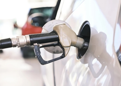 Justiça dá 72 horas para governo explicar alta no preço dos combustíveis