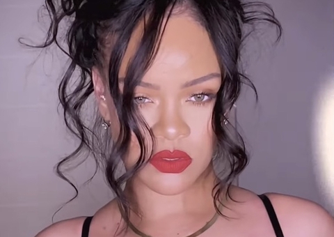 Saiba o motivo de Rihanna ter sido obrigada a divulgar a foto do filho