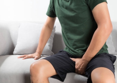 Homem quebra 'pênis' ao tentar novas posições sexuais