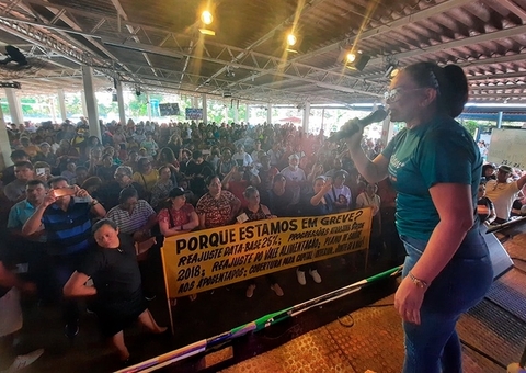 Governo do AM diz que negociação para reajuste de professores só deve ocorrer com fim da greve