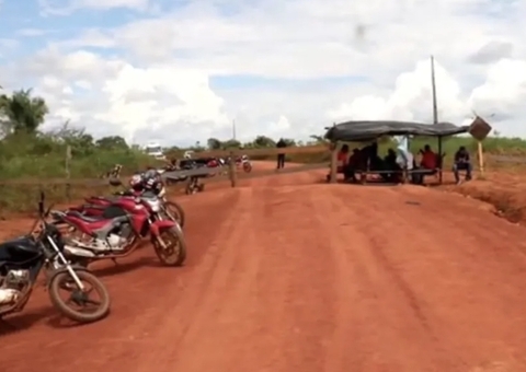 BR-317 é liberada por indígenas após acordo