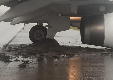 Aeroporto é reaberto quase 24 horas após avião derrapar e sair da pista