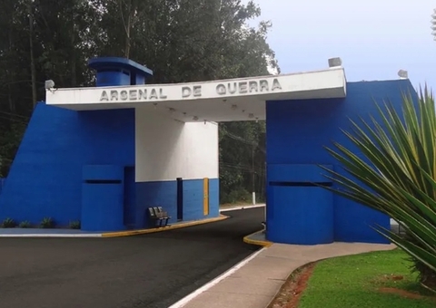 'Sem previsão de sair', diz mãe de militar aquartelado há uma semana após sumiço de armas