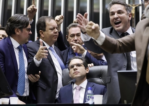 Motta envia a Corregedoria denúncia contra 14 deputados por motim na Câmara