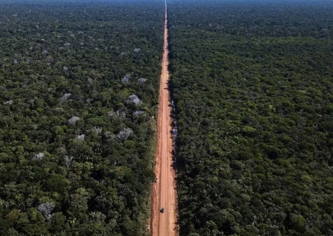 BR-319: Licenciamento do "trecho do meio" é previsto para 2026, diz ministro