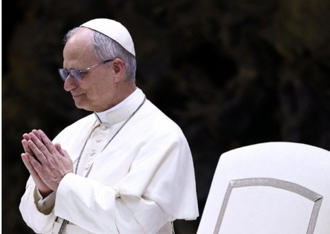 Papa diz que seguirá legado de Francisco ao incluir pessoas LGBTQI+