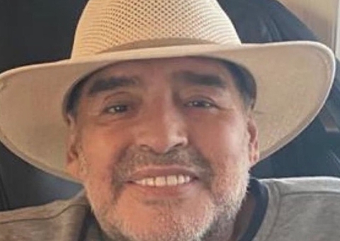 Maradona morreu abandonado pelos médicos, aponta relatório