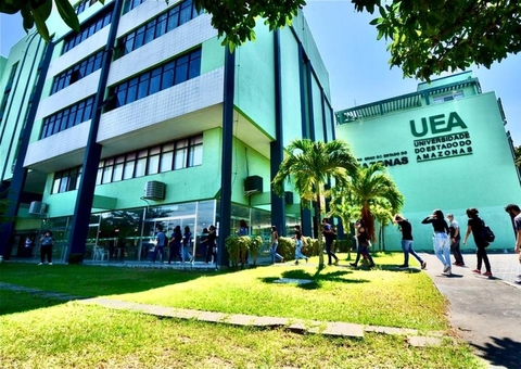 UEA abre processo seletivo para contratação de professor temporário