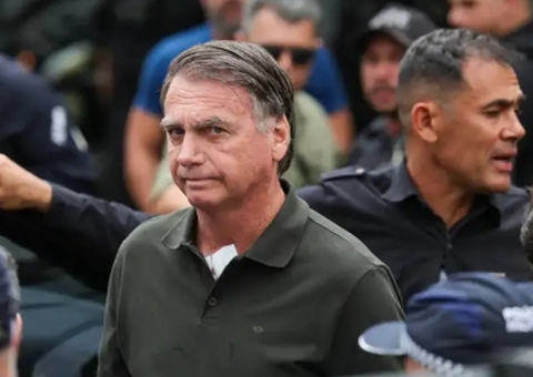 União tem 48 horas para suspender servidores e veículos usados por Bolsonaro