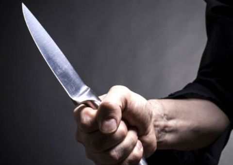 Homem é preso após agredir esposa a golpes de cabo de faca na Redenção