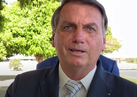 Bolsonaro critica lockdown em dia com recorde de mortes por Covid